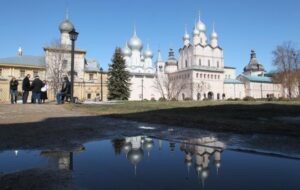 «Οικονομικό πόλεμο» από την Ουάσινγκτον καταγγέλλει το Κρεμλίνο