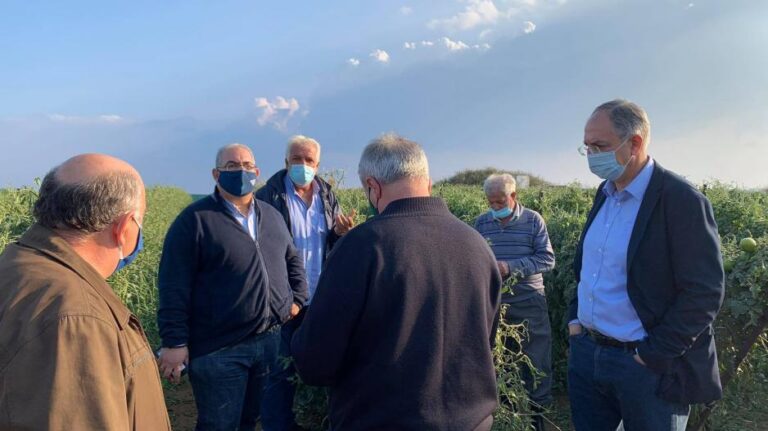 Καδής προς αγροτικό κόσμο: "Δεν υπάρχει λόγος πανικού"