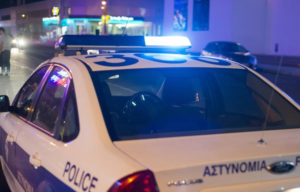 Κουκουλοφόροι λήστεψαν περίπτερο υπό την απειλή μαχαιριού και όπλου