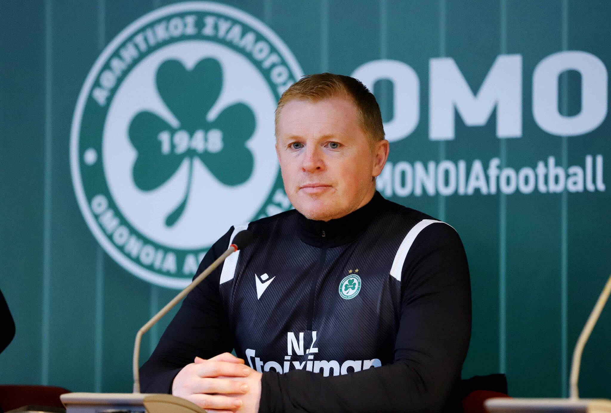 Με… 20 παίκτες το ντεμπούτο Νιλ Λένον