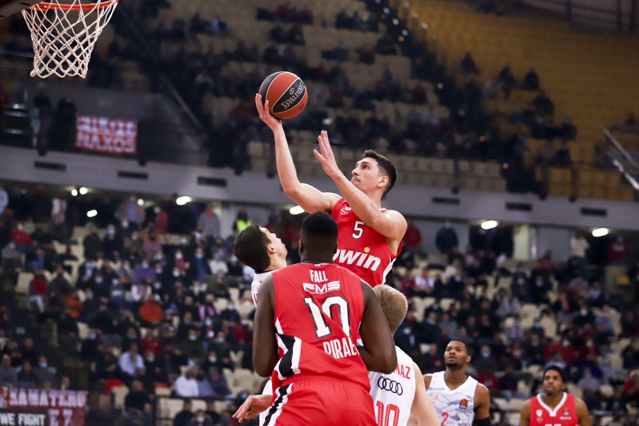 Πτήση… τετράδας μέσω Μονάχου για τον Ολυμπιακό