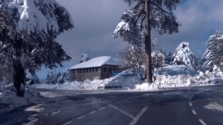 Ολισθηροί δρόμοι στα ορεινά: Συστήνει προσοχή στους οδηγούς η Αστυνομία