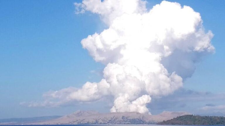 Φιλιππίνες: Φόβοι για έκρηξη του ηφαιστείου Τάαλ – Υψηλό το επίπεδο κινδύνου