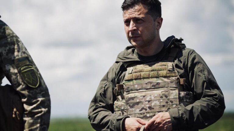 Ζελένσκι σε Μόσχα: «Μένω στο Κίεβο, στην οδό Μπάνοβα και δεν φοβάμαι κανέναν»