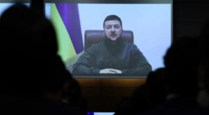 Δραματική έκκληση Ζελένσκι από την ΕΕ: «Αργήσατε με τις κυρώσεις»