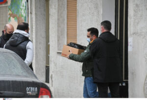 Τι κατάσχεσαν οι αστυνομικοί μέσα από το σπίτι της Ρούλας Πισπιρίγκου (ΒΙΝΤΕΟ)