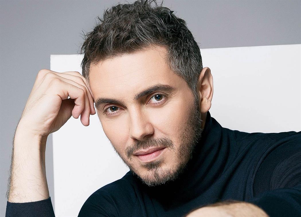 Συγκινεί ο Μιχάλης Χατζηγιάννης: «Μετά την εισβολή μέναμε σε προσφυγικές δομές»!