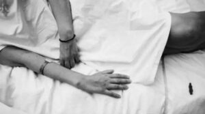 Συγκλονίζει η Κατερίνα Βρανά: «Τα καημένα χεράκια μου συνέρχονται από γάγγραινα»