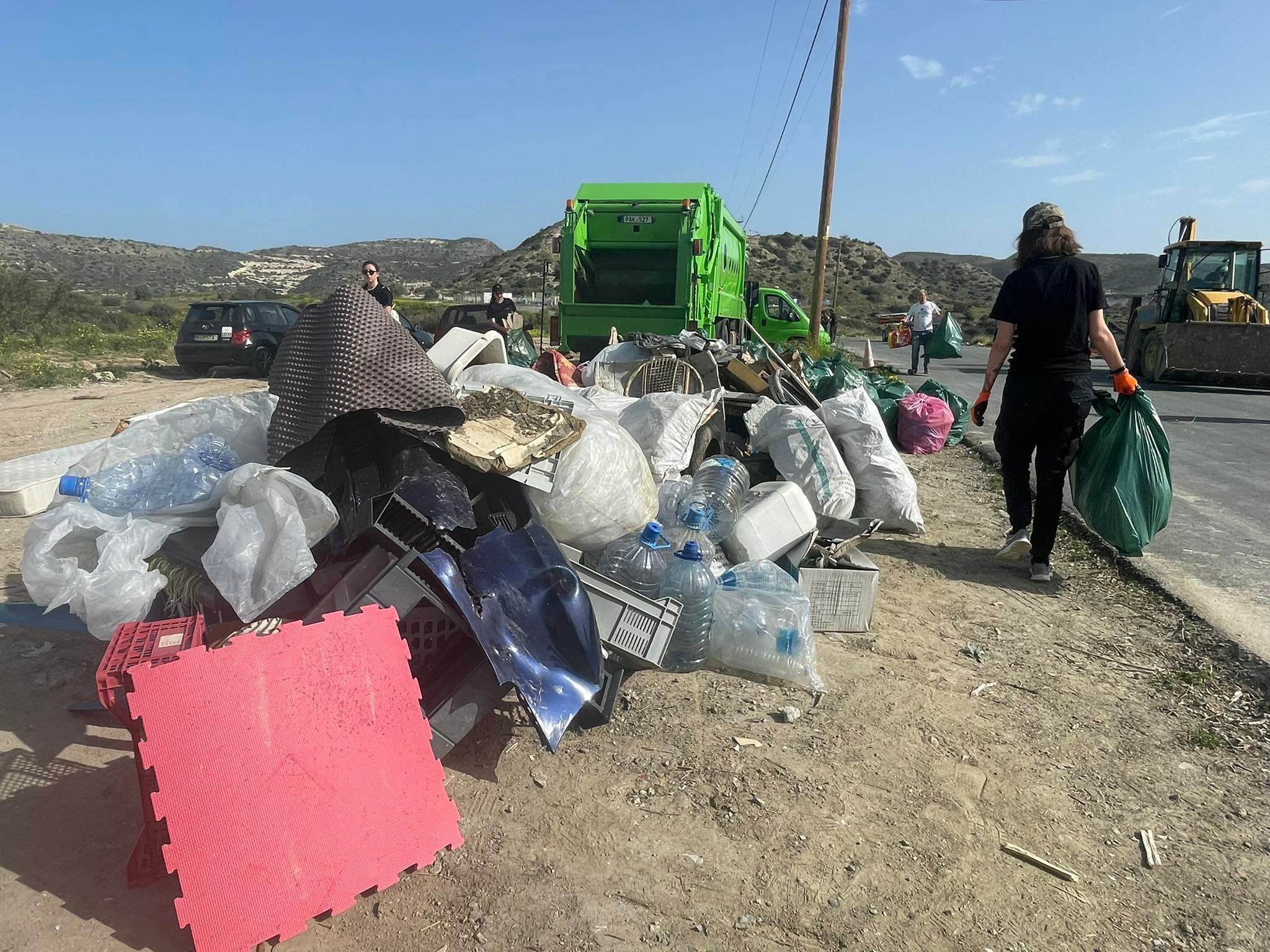 Το αξιέπαινο έργο δεκάδων εθελοντών στη Λεμεσό (ΒΙΝΤΕΟ)