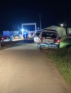 Δεκατρείς τραυματίες από τα άγρια επεισόδια στο Πουρνάρα (ΦΩΤΟ)