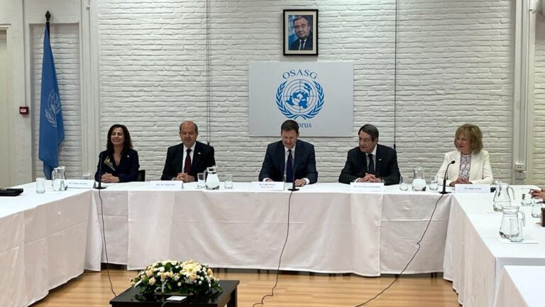 Όχι σε όλα είπε ο Τατάρ στον Πρόεδρο της Δημοκρατίας