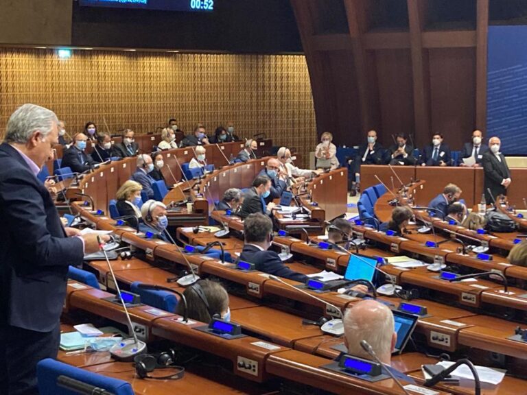 Πρόεδρος Ιταλίας σε Τορναρίτη: Η Τουρκία οφείλει να εφαρμόσει τις κυρώσεις