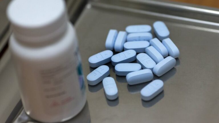 Πρόταση κατεπείγουσας έγκρισης από ΕΚ διάθεσης φαρμάκων από Βρετανία στην Κύπρο