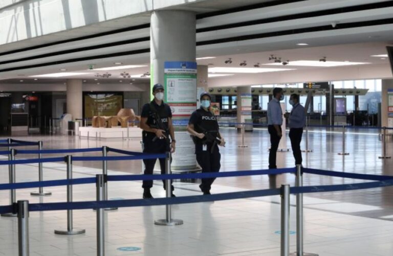 Έφτασε Κύπρο με 3.5 kg κοκαϊνης κρυμμένα σε συσκευασία μαχαιροπίρουνων