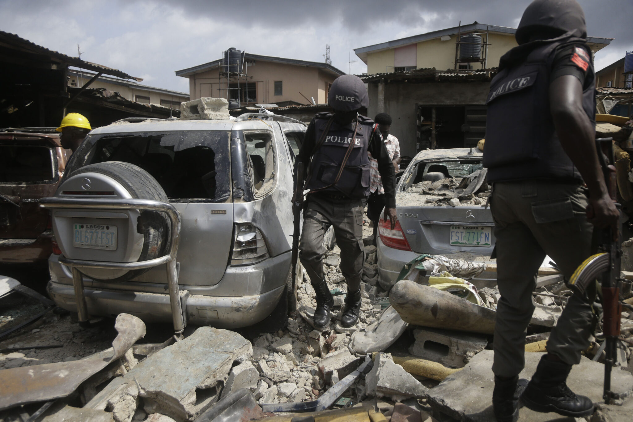 "Βλέπουν" τζιχαντιστές πίσω από τη φονική έκρηξη σε μπαρ στη Νιγηρία