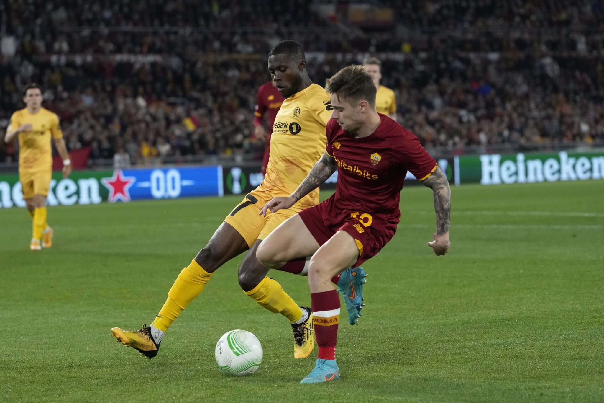 Conference League: «Καθάρισε» την πρόκριση η Ρόμα, στους «4» η Λέστερ