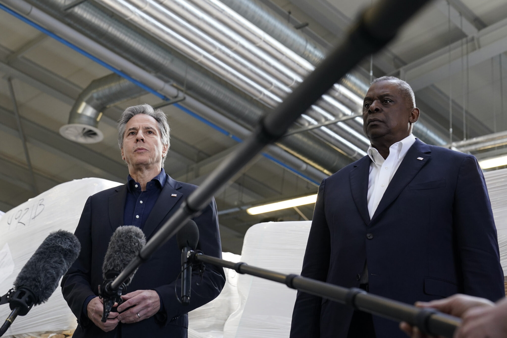 Νέα στρατιωτική βοήθεια και επιστροφή πρεσβευτή στο Κίεβο ανακοίνωσαν οι ΗΠΑ