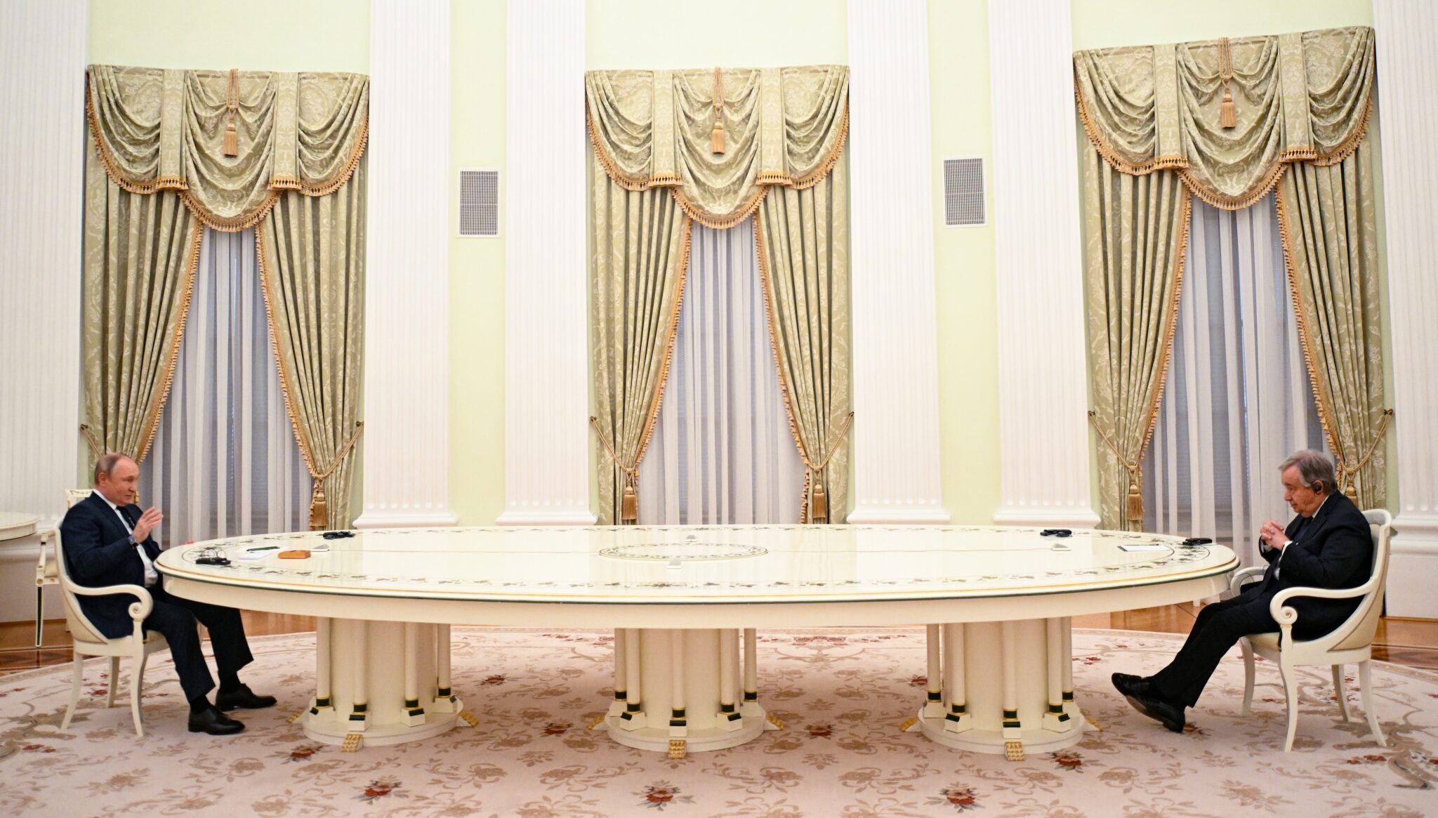 Πούτιν: Οι συνομιλίες εκτροχιάστηκαν από τους ισχυρισμούς για τη Μπούτσα