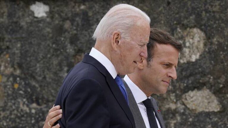 Ο Μπάιντεν συνεχάρη τον Μακρόν για την επανεκλογή του