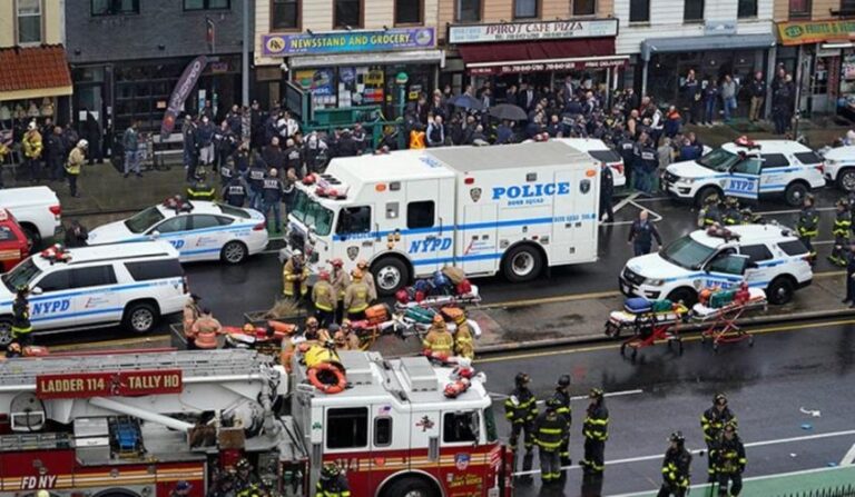 Συνελήφθη ο δράστης της αιματηρής επίθεσης στο μετρό της Νέας Υόρκης (ΒΙΝΤΕΟ)