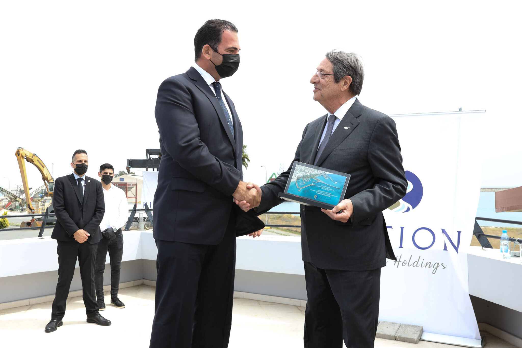 Ο ΠτΔ επέδωσε τα "κλειδιά" του λιμανιού Λάρνακας στον ιδιώτη επενδυτή (ΒΙΝΤΕΟ)