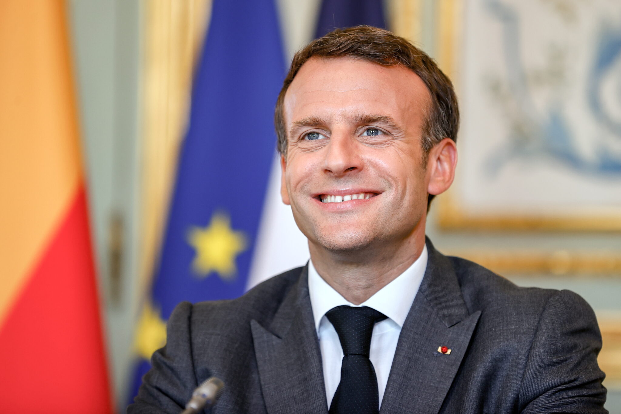 Νικητής στον δεύτερο γύρο ο Μακρόν με 55,5%, δείχνει νέα δημοσκόπηση