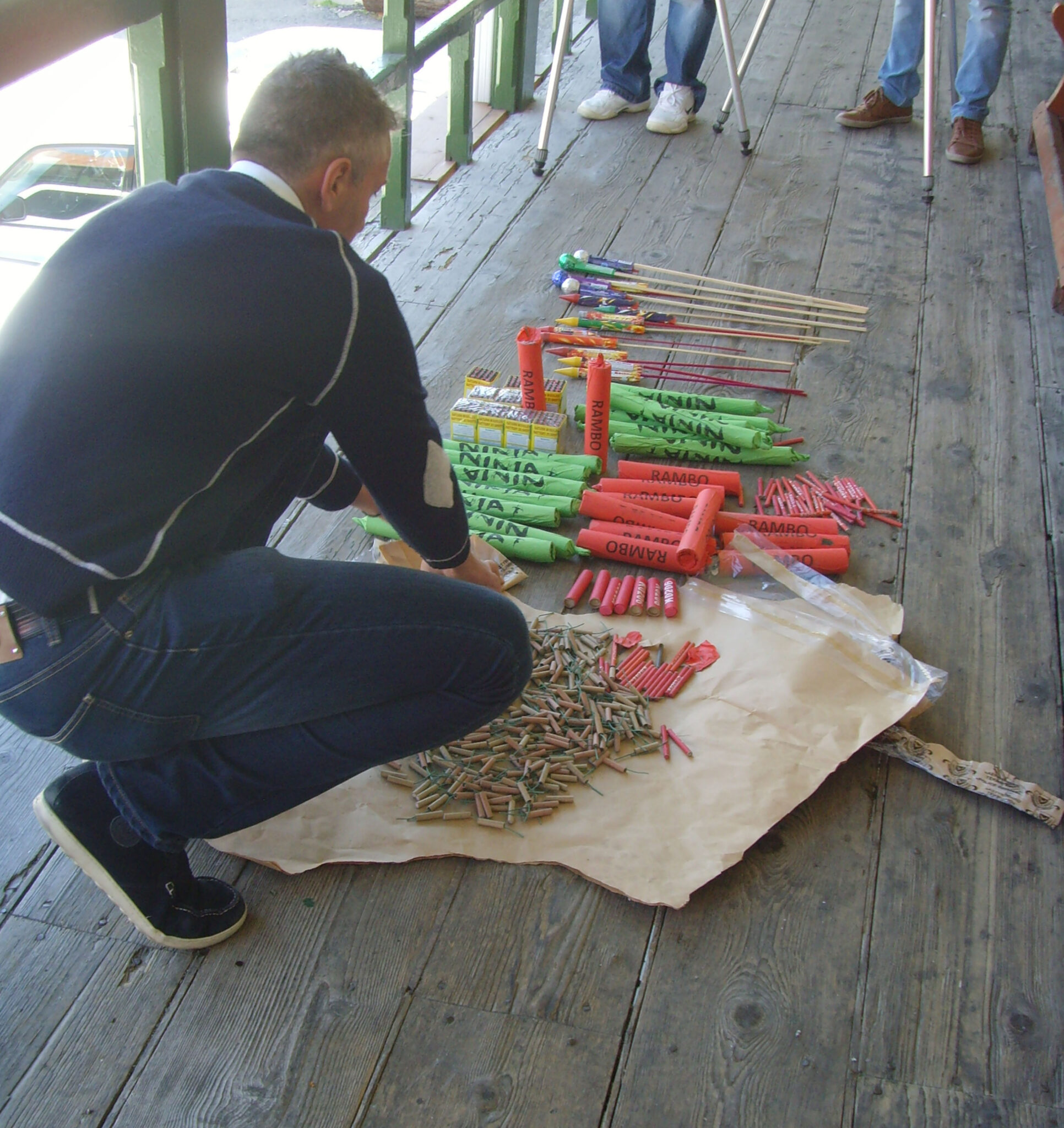 "Τσάκωσαν" 26χρονο με τετρακόσιες κροτίδες και εβδομήντα πέντε πυροτεχνήματα