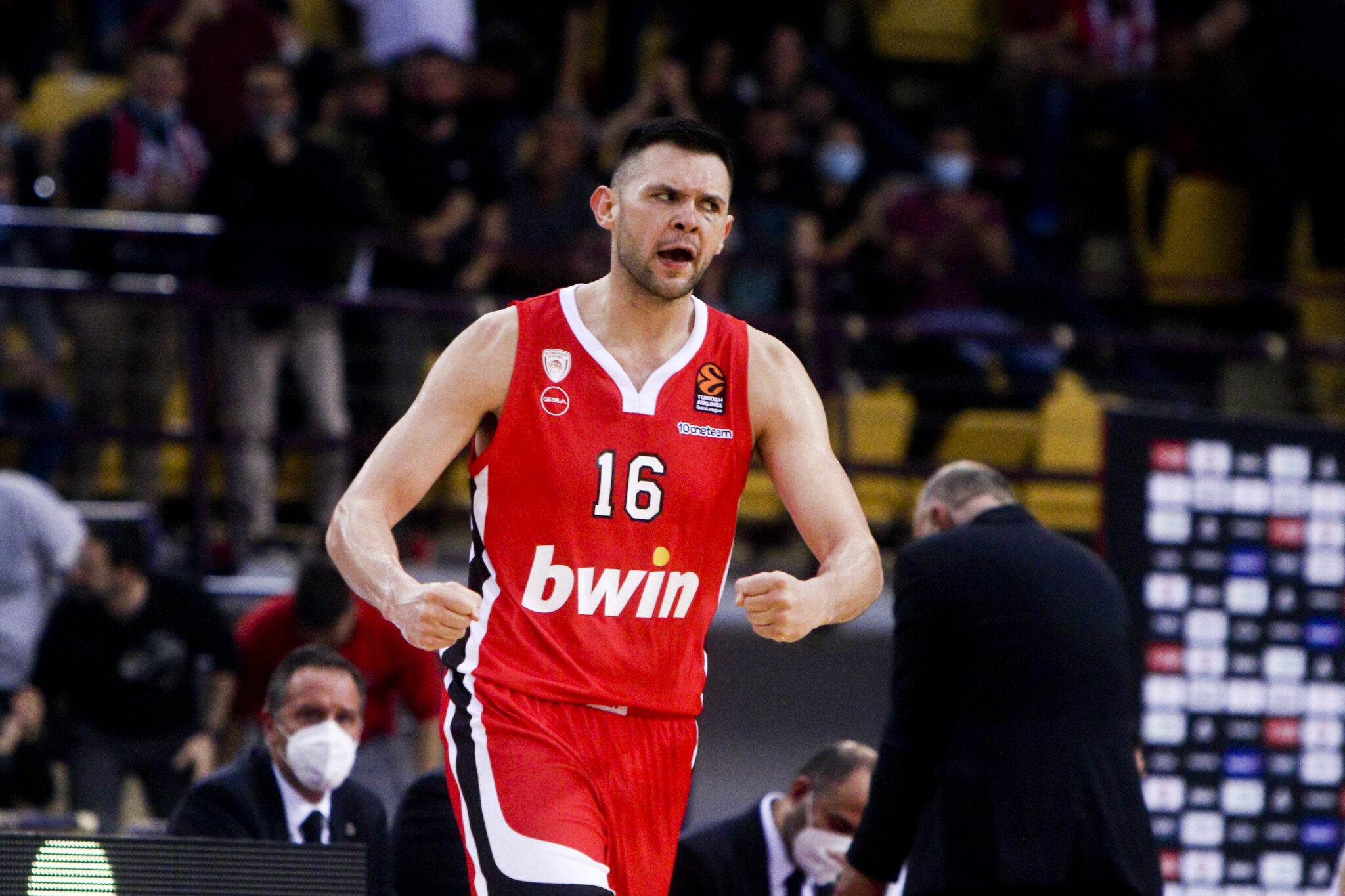 Παπανικολάου: «Δεν τελείωσε κάτι»