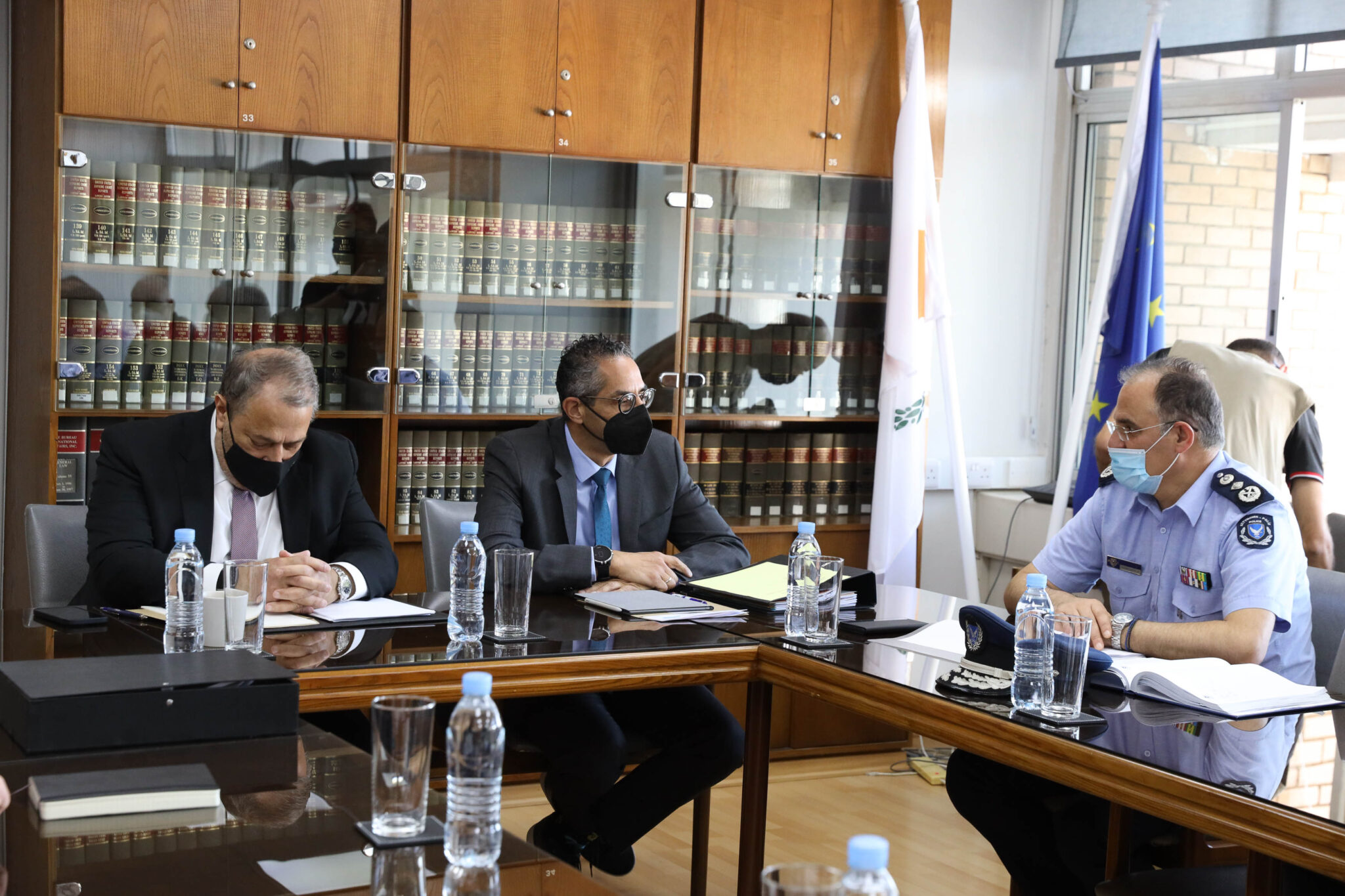 Οδηγίες και χρονοδιαγράμματα προς ανακριτές για τις υποθέσεις χρυσών διαβατηρίων