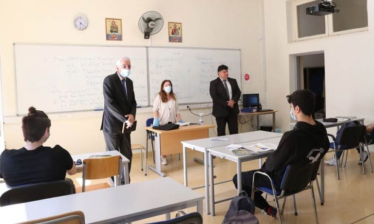 Ανένδοτος ο Προδρόμου για τις εξετάσεις τετραμήνων: «Δεν υπάρχει δίλημμα»