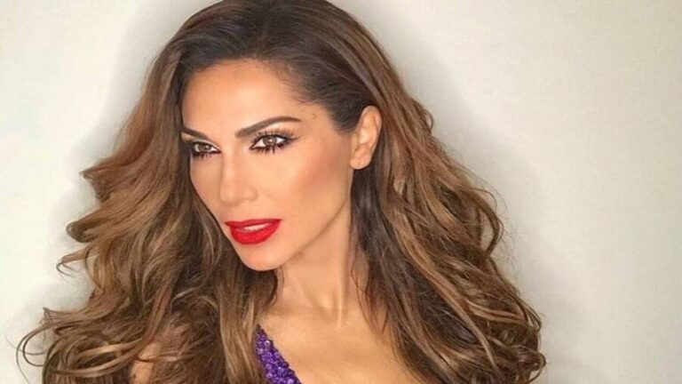 Δέσποινα Βανδή: Αγκαλιά με την αδερφή του Βασίλη Μπισμπίκη