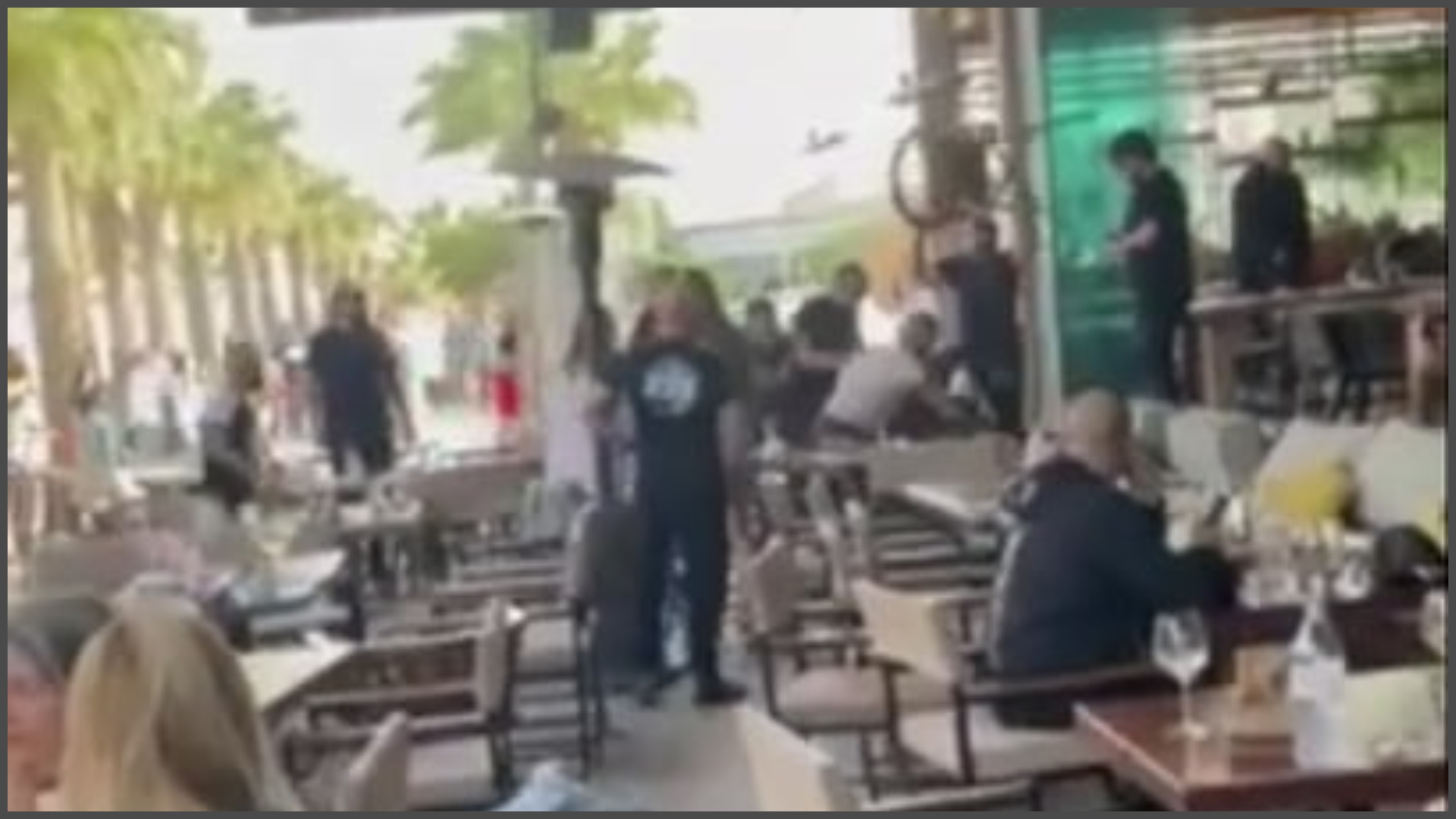 Καταζητούνται δύο, συνελήφθησαν τέσσερις για την αιματηρή συμπλοκή σε εστιατόριο