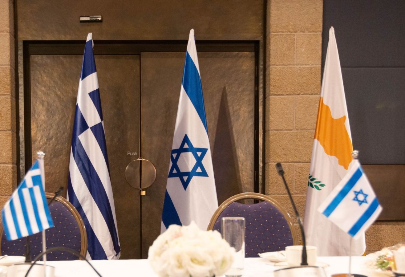 Τριμερής συνάντηση ΥΠΕΞ: Στο τραπέζι συνεργασίες, Ουκρανικό και Κυπριακό