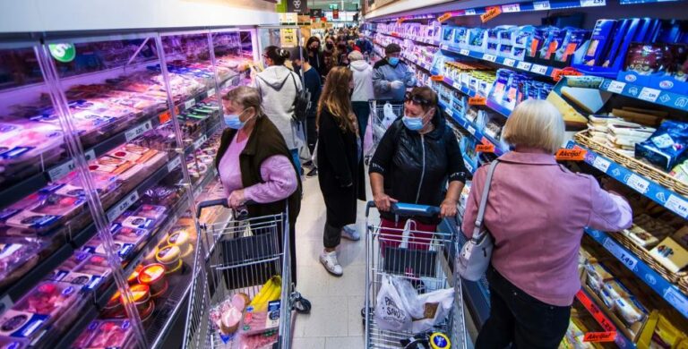 Γερμανία: «Προμηθευτείτε τρόφιμα και υγρά για 10 ημέρες» – Η λίστα των αναγκαίων