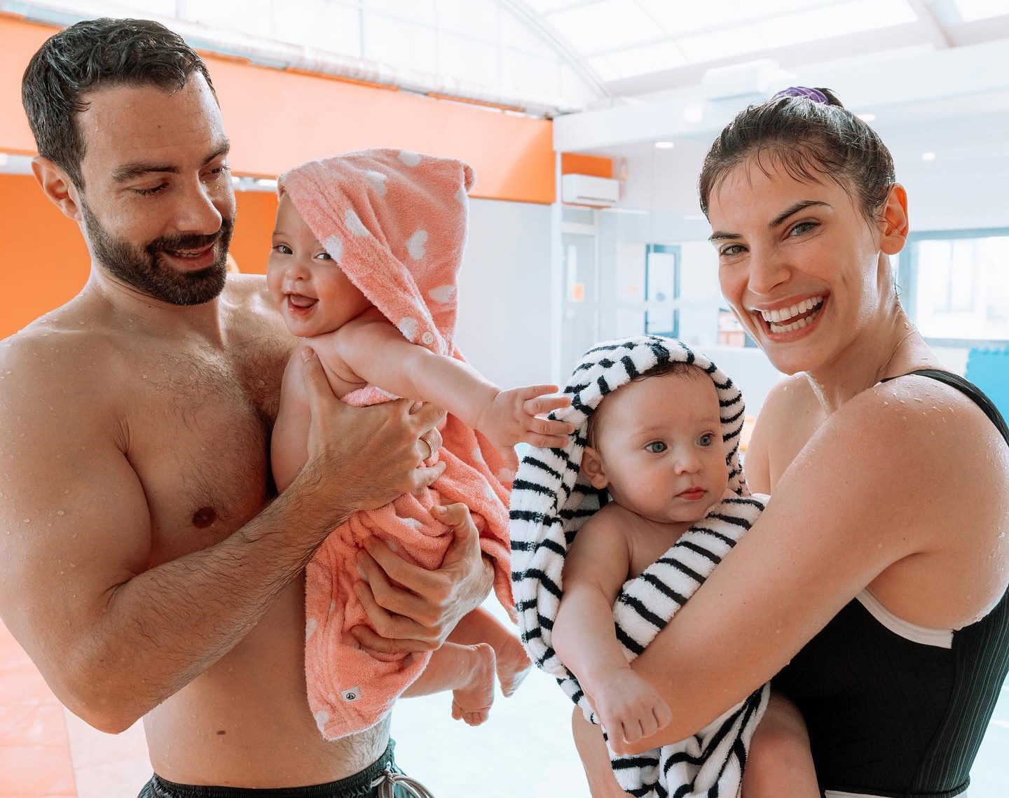 Σάκης Τανιμανίδης – Χριστίνα Μπόμπα: Βαφτίζουν τις δίδυμες κορούλες τους