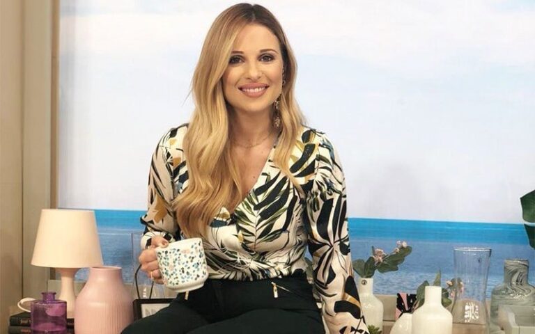 Και όμως η Αριστοτέλους έπαιξε σε θεατρική παράσταση της Αρτεμίου ως… Eurovision