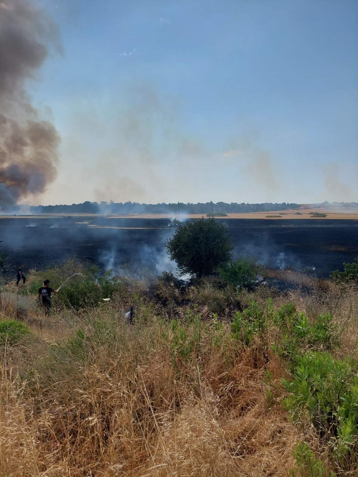 Καρδιοκτύπησαν στην Μακεδονήτισσα: Έτρεχαν να σώσουν τα σπίτια τους (ΒΙΝΤΕΟ)