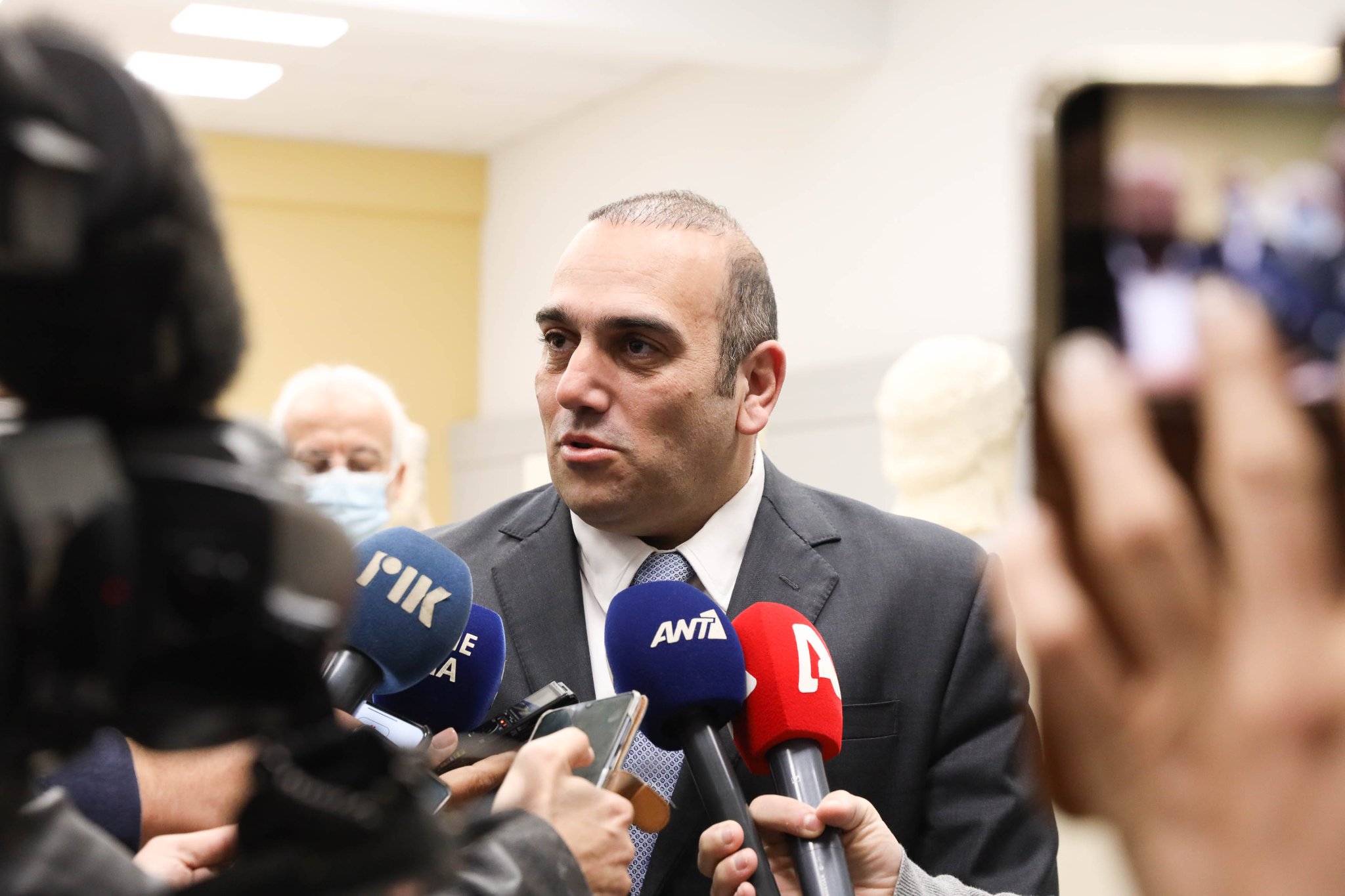 Γιάννης Καρούσος: "Οι προσευχές όλων μας είναι με την Ζέτα"