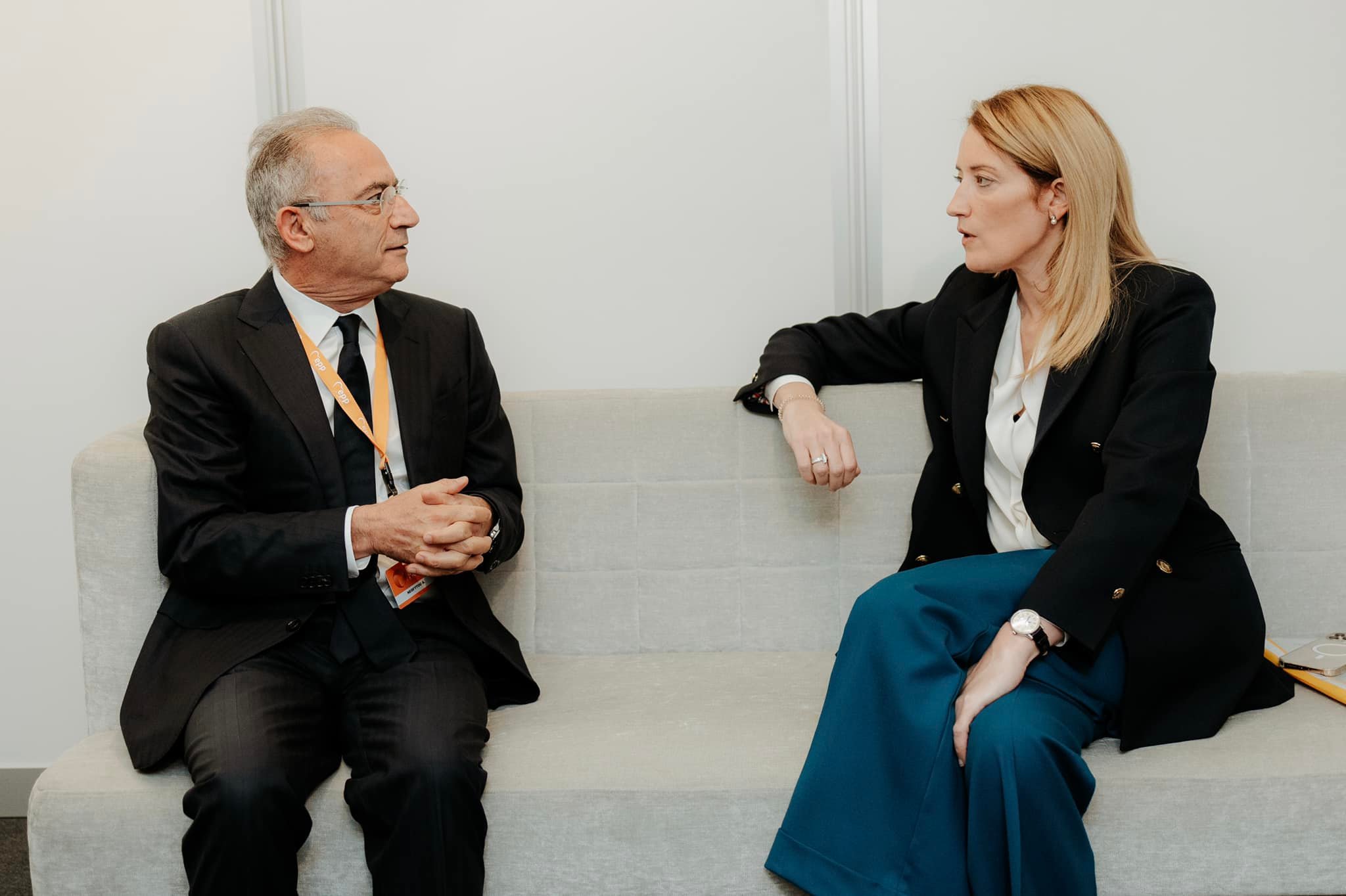 Είδε Μέτσολα και Βέμπερ και άκουσε όσα ήθελε ο Αβέρωφ (ΒΙΝΤΕΟ)