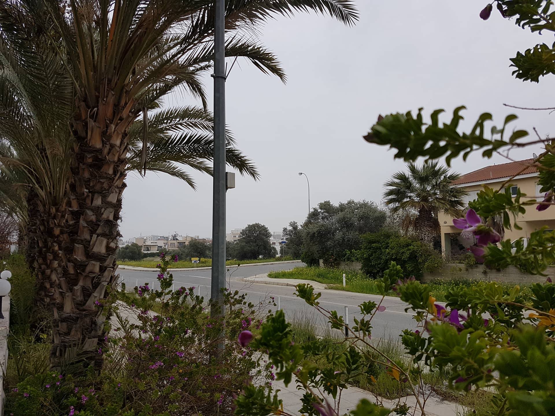 Σκόνη στην ατμόσφαιρα, σύννεφα και πιθανότητα βροχών στο καιρικό "μενού"