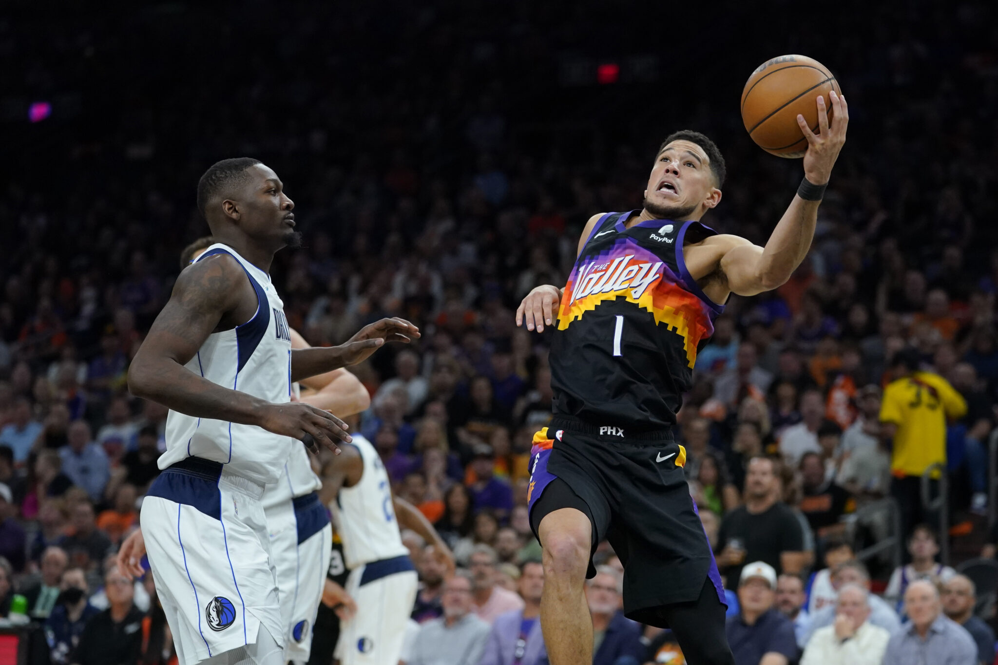 «Έκαψαν» τους Μάβερικς οι Σανς, πάλευε μόνος του ο Ντόντσιτς