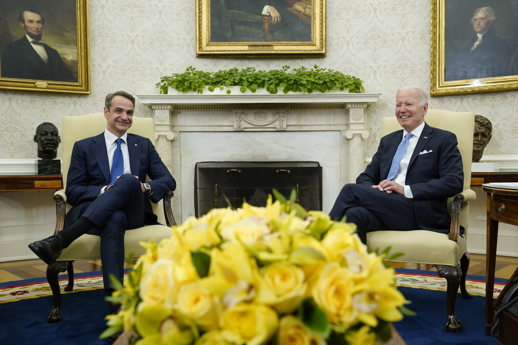 Μηνύματα Μπάιντεν – Μητσοτάκη προς Ρωσία: "Οι χάρτες δεν χαράσσονται με τη βία"