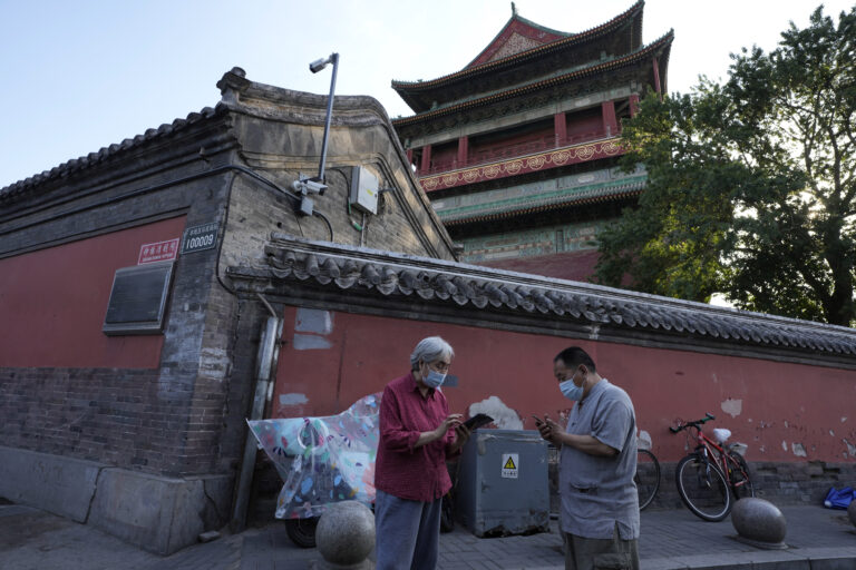 Εντείνει τις προσπάθειες για περιορισμό της έξαρσης του κορωνοϊού το Πεκίνο