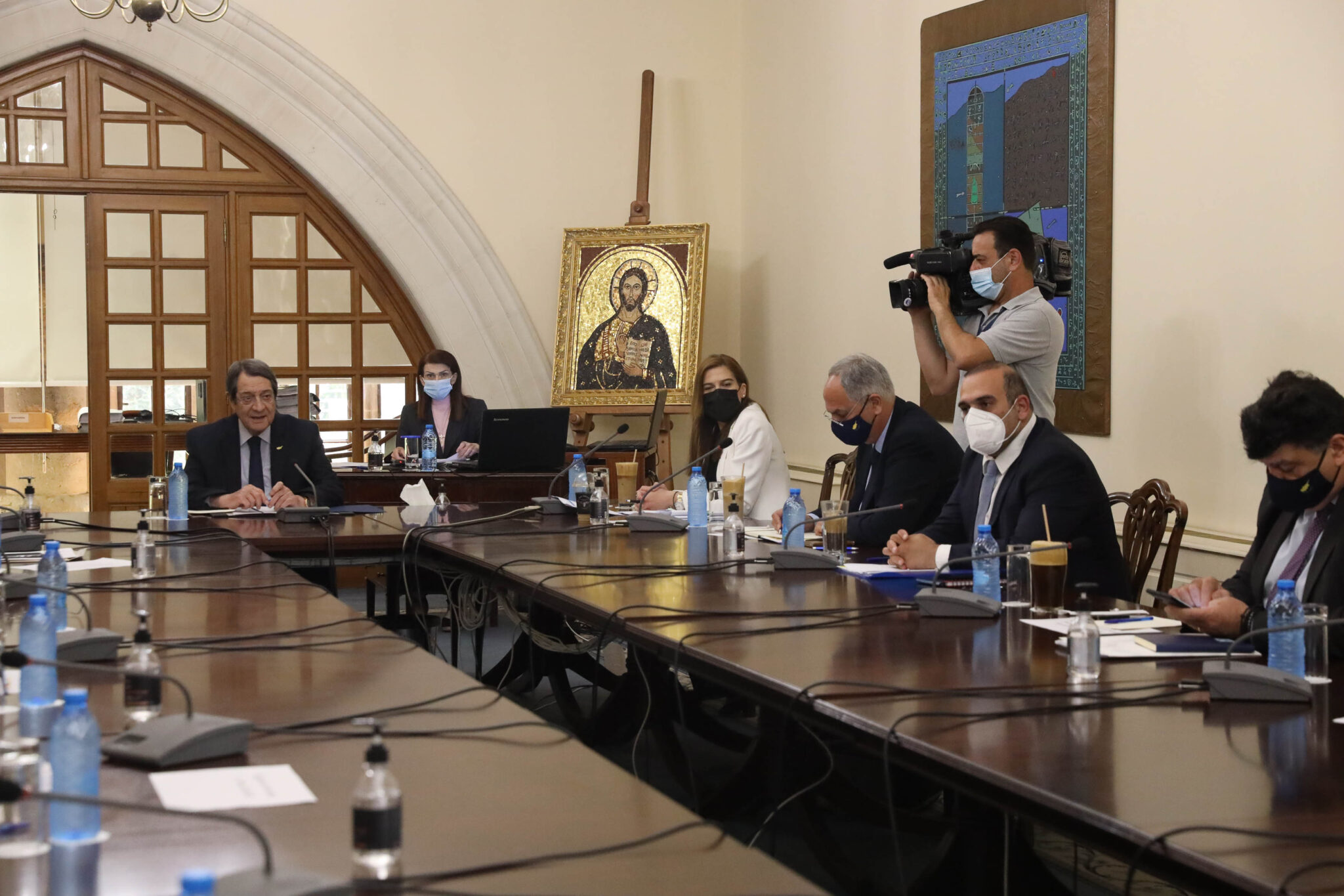 Μέτρα για τη νέα παγκόσμια οικονομική κρίση καταρτίζει η κυβέρνηση