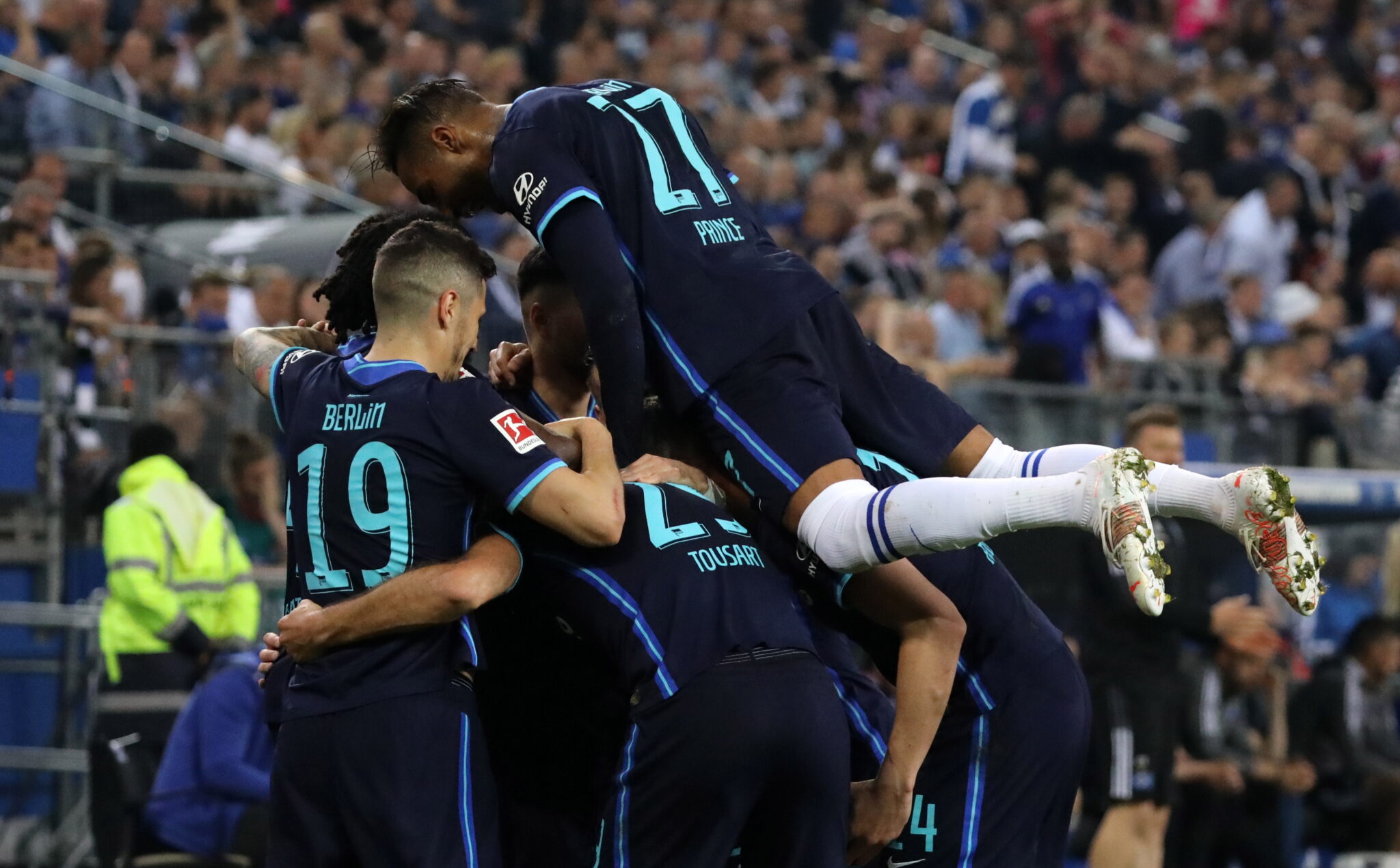 Σούπερ ανατροπή κόντρα στο Αμβούργο και παραμονή για Χέρτα