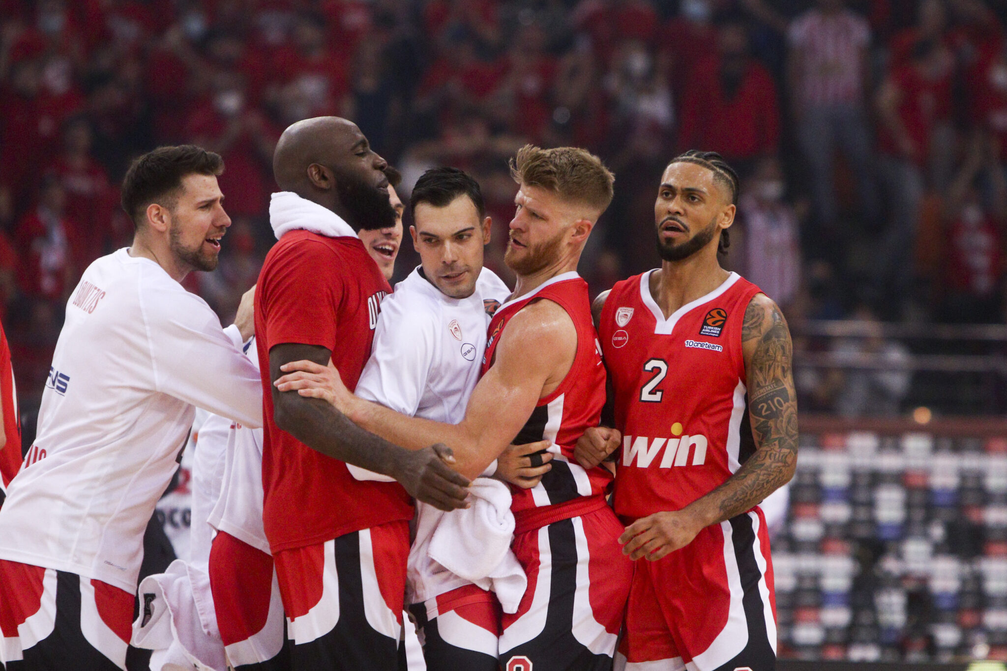 Νίκη και… έφυγε για Βελιγράδι ο Ολυμπιακός