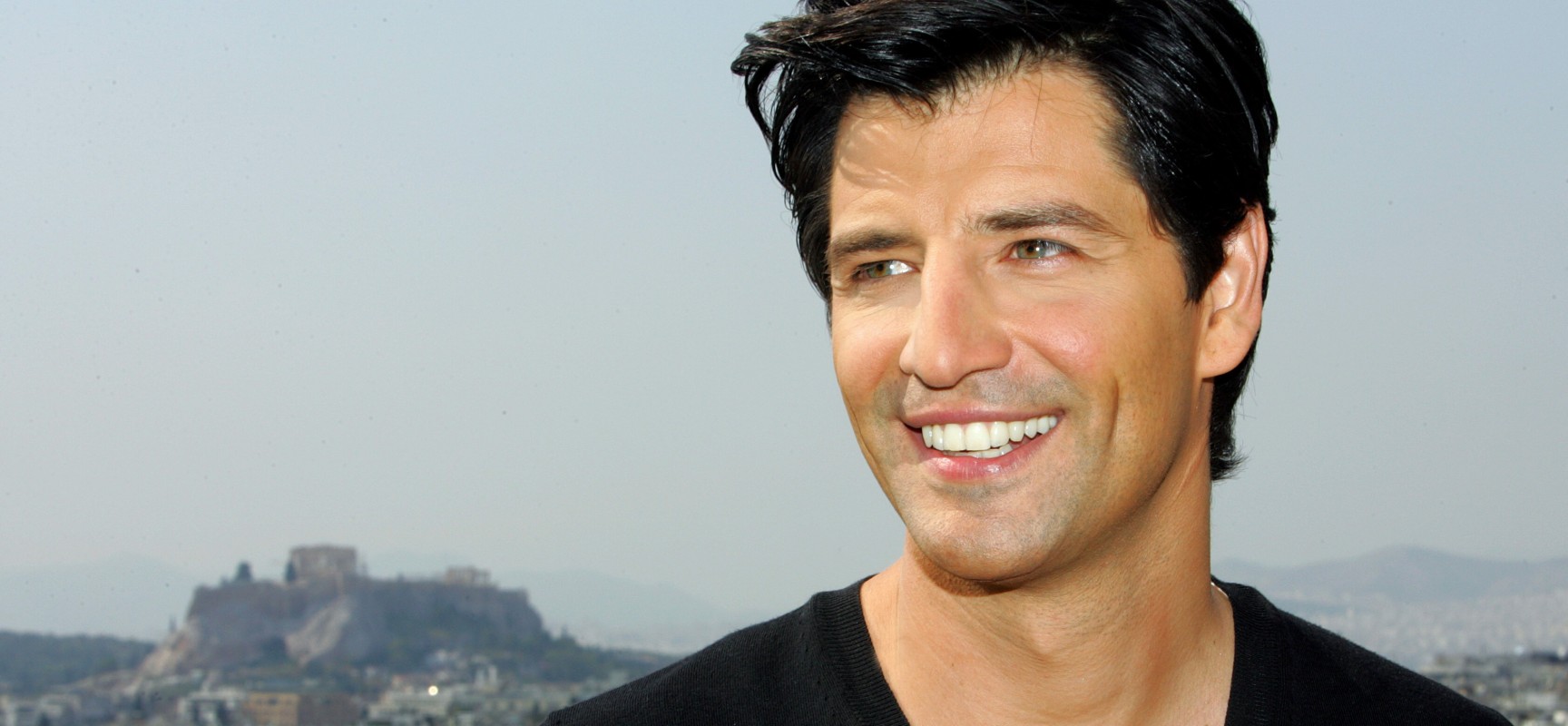 Σάκης Ρουβάς: Εξόρμηση στην παραλία