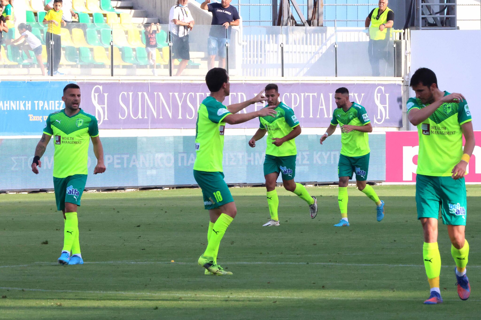 Ακούμπησε τη νίκη, όμως και πάλι «γλίστρησε» η ΑΕΚ