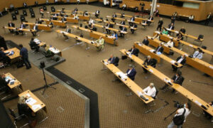 Πάνε Ολομέλεια τρεις προτάσεις νόμου για στήριξη του προσφυγικού κόσμου