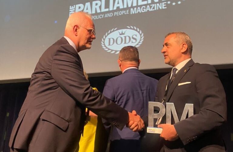 Βραβεύτηκε ως Ευρωβουλευτής της χρόνιας για τα θέματα υγείας ο Λουκάς Φουρλάς